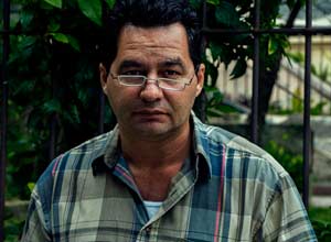 El escritor Angel Santiesteban, a la espera de ser llamado para cumplir su sentencia en prisión.